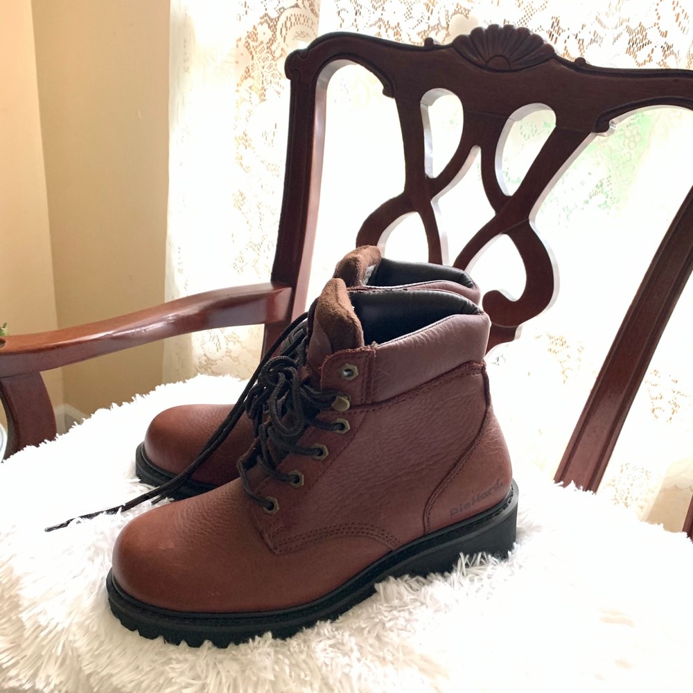 Boots 🥾 - Picture 3 of 9